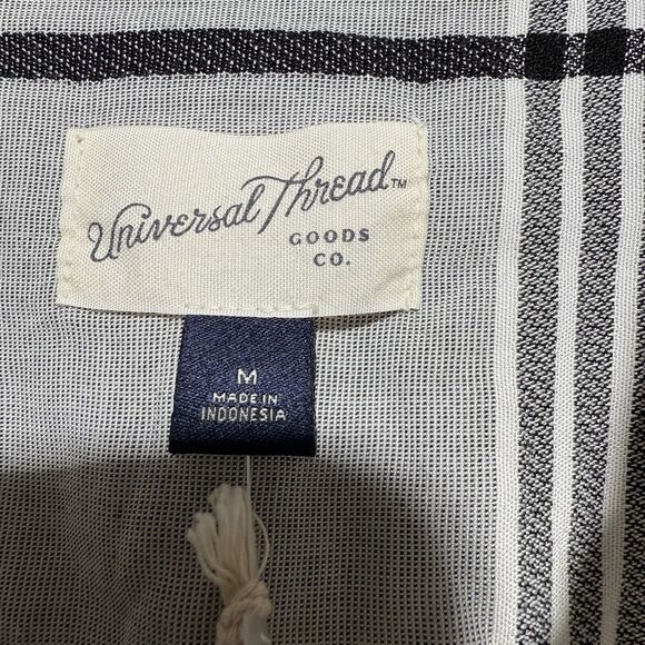 Universal Thread Button Up Shirt Women’s Size M Black & Cream Hint of Pink Plaid - Picture 6 of 10